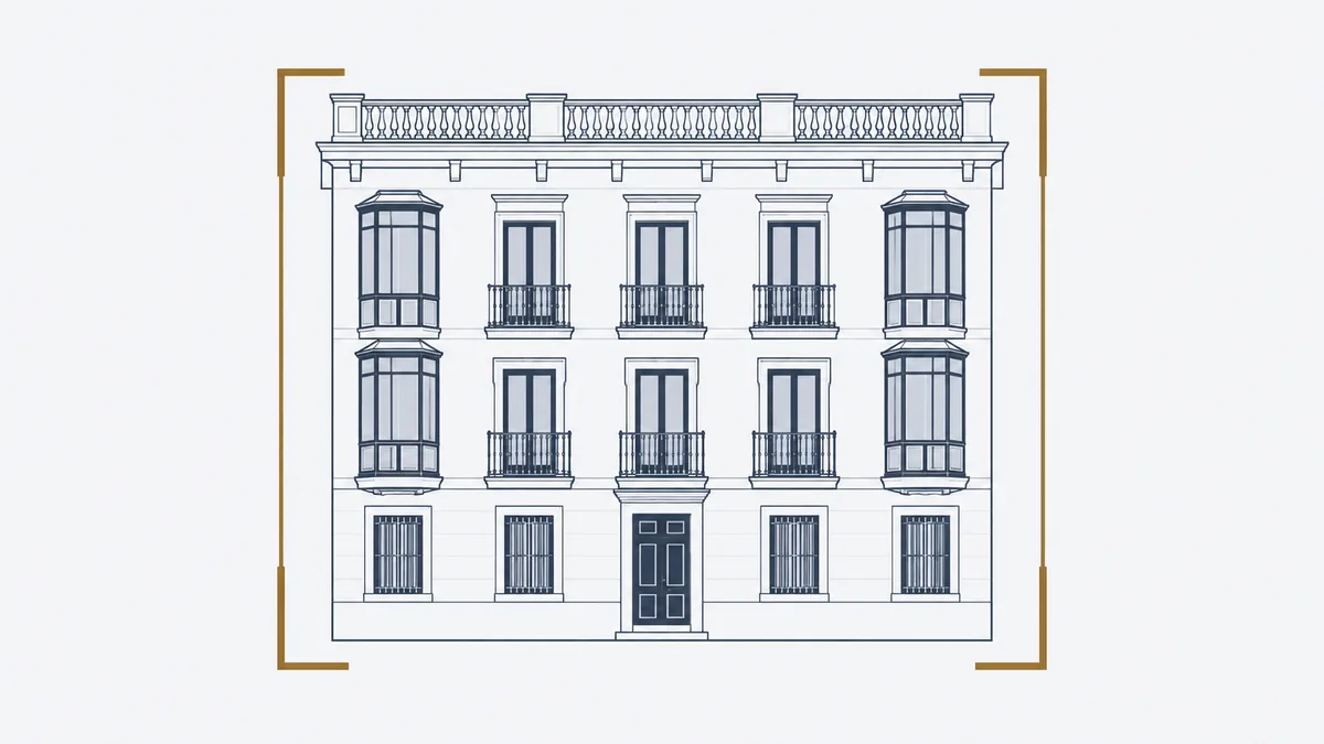 Fachada de un edificio antiguo de Madrid señalado como catalogado, el caso en que la declaración responsable de obra en Madrid no sirve y hace falta licencia